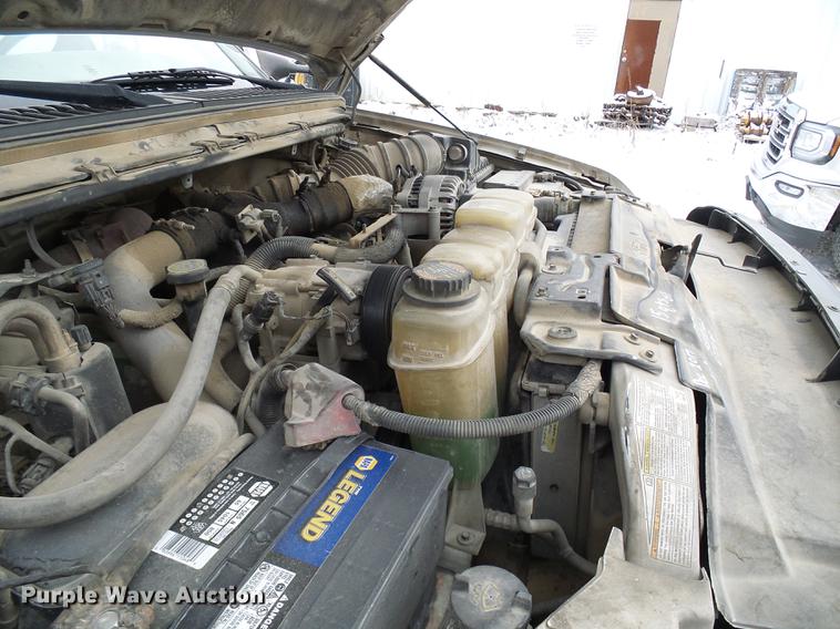 image for item DB2089 2001 Ford F550 Super Duty service truck with crane