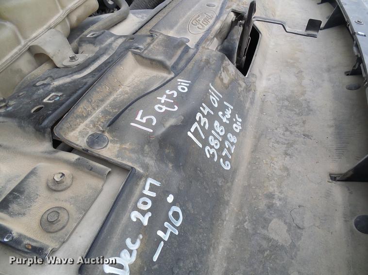 image for item DB2089 2001 Ford F550 Super Duty service truck with crane