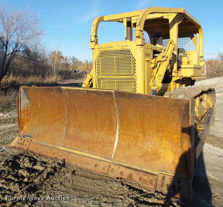 image for item DB2104 Caterpillar D7F dozer