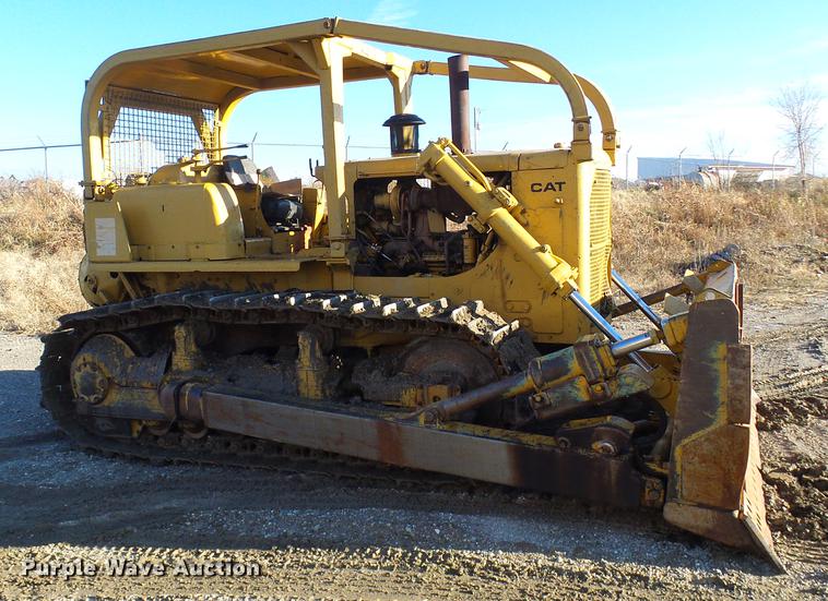 image for item DB2104 Caterpillar D7F dozer