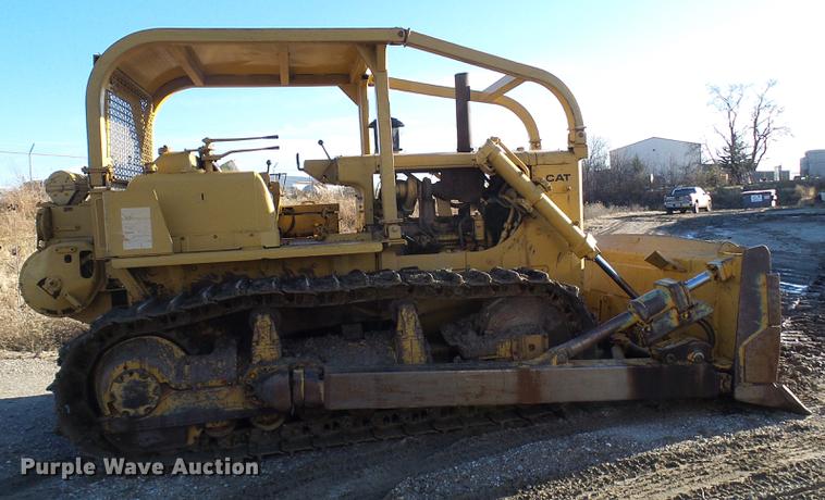 image for item DB2104 Caterpillar D7F dozer