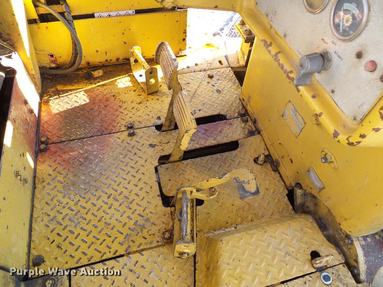 image for item DB2104 Caterpillar D7F dozer