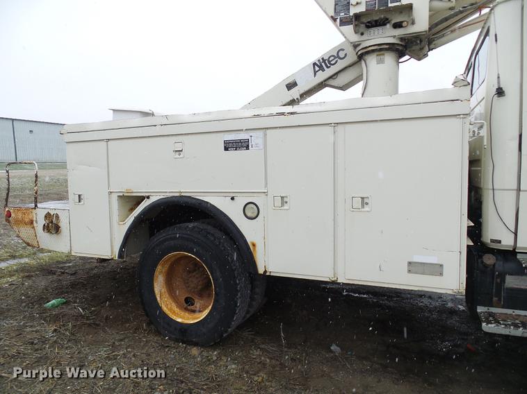 image for item DB2106 1998 Freightliner FL60 bucket truck