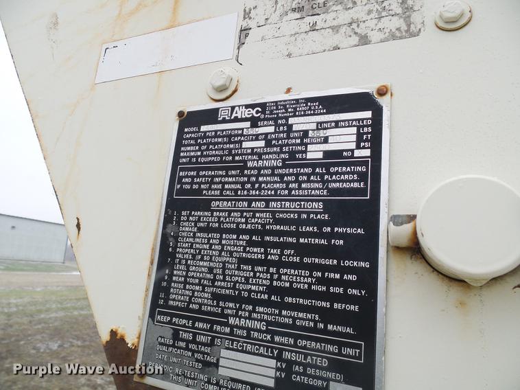 image for item DB2106 1998 Freightliner FL60 bucket truck