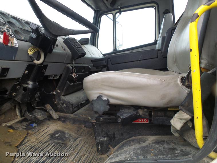 image for item DB2106 1998 Freightliner FL60 bucket truck