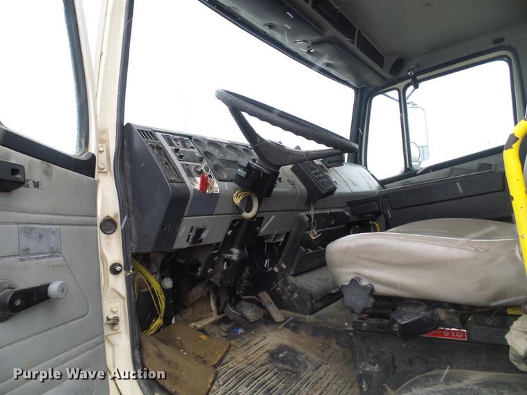 image for item DB2106 1998 Freightliner FL60 bucket truck
