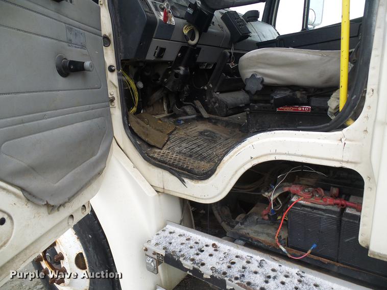 image for item DB2106 1998 Freightliner FL60 bucket truck