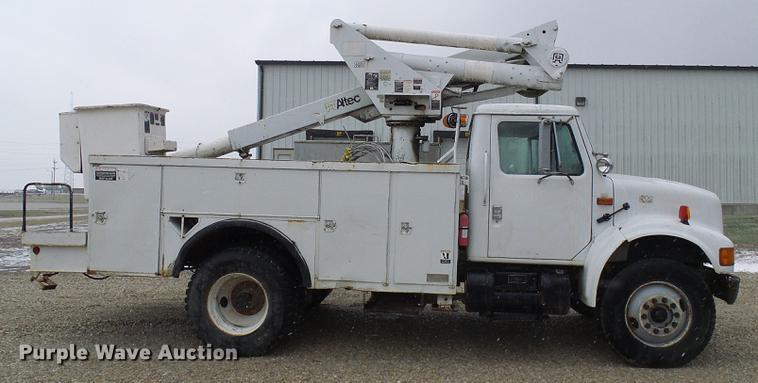 image for item DB2107 1995 International 4700 bucket truck