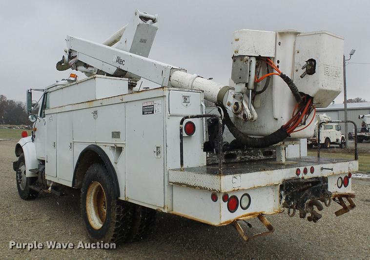 image for item DB2107 1995 International 4700 bucket truck