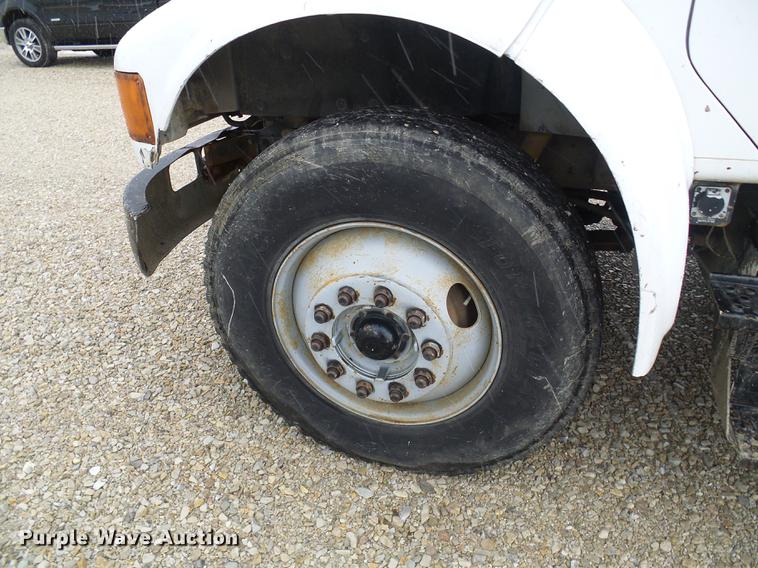 image for item DB2107 1995 International 4700 bucket truck