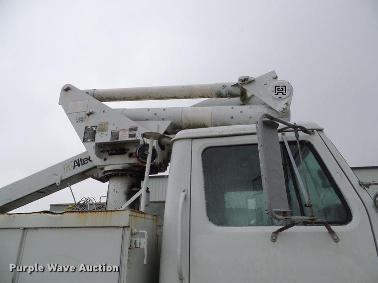 image for item DB2107 1995 International 4700 bucket truck