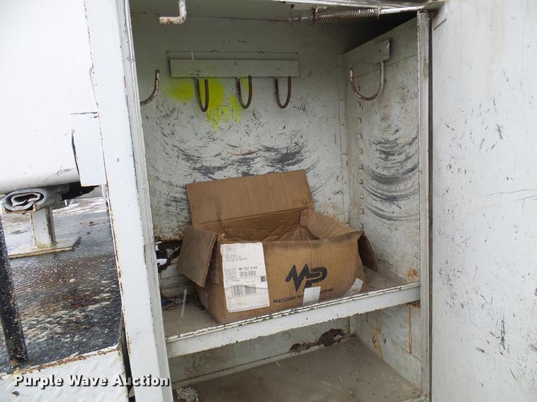 image for item DB2107 1995 International 4700 bucket truck