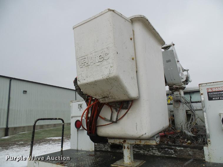 image for item DB2107 1995 International 4700 bucket truck