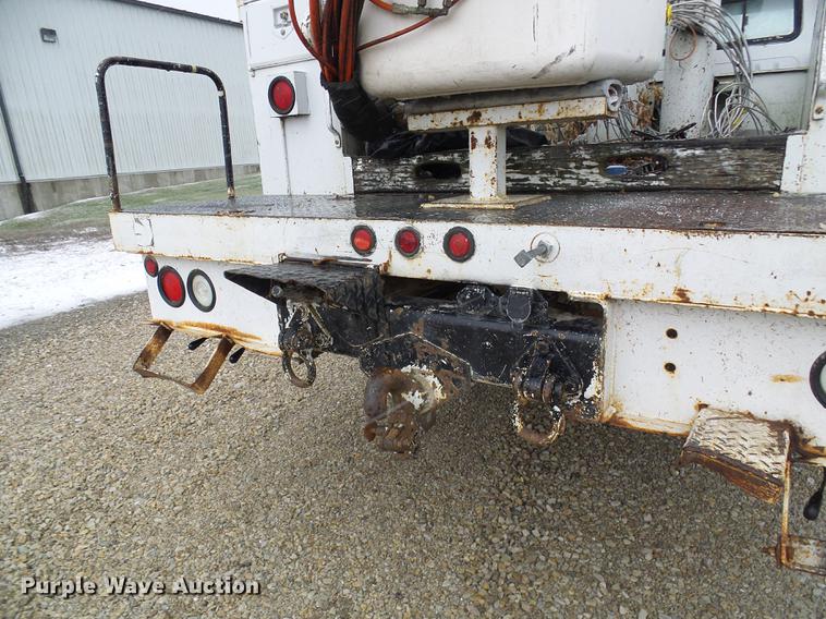 image for item DB2107 1995 International 4700 bucket truck