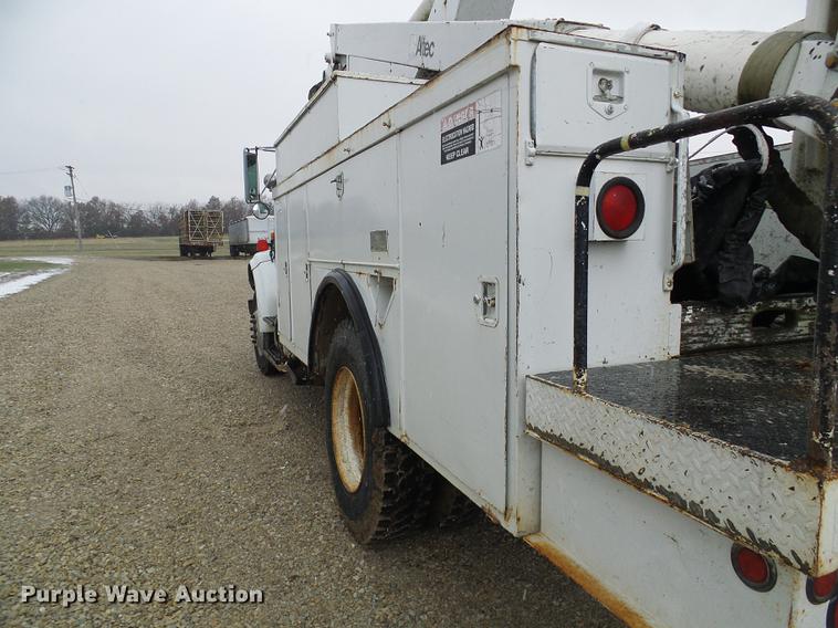 image for item DB2107 1995 International 4700 bucket truck