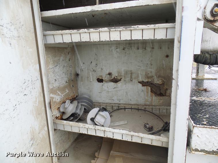 image for item DB2107 1995 International 4700 bucket truck