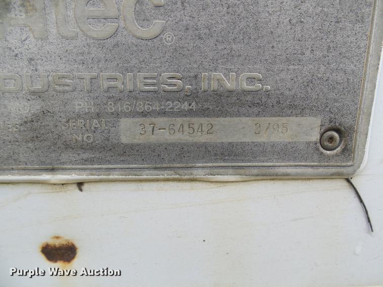 image for item DB2107 1995 International 4700 bucket truck