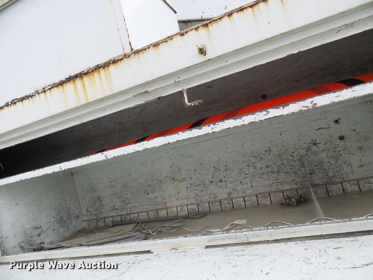 image for item DB2107 1995 International 4700 bucket truck