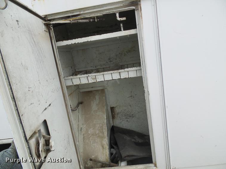 image for item DB2107 1995 International 4700 bucket truck