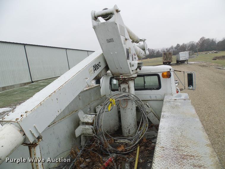image for item DB2107 1995 International 4700 bucket truck