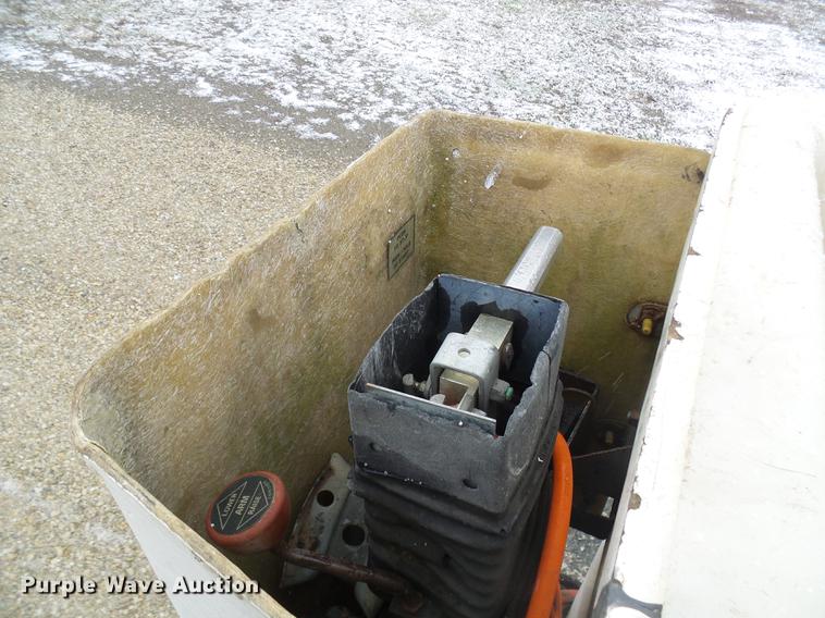 image for item DB2107 1995 International 4700 bucket truck