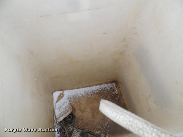 image for item DB2107 1995 International 4700 bucket truck