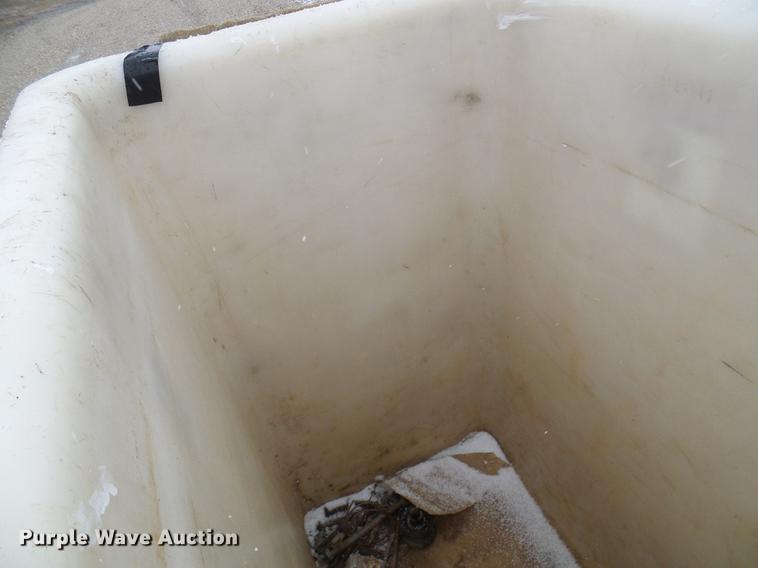 image for item DB2107 1995 International 4700 bucket truck