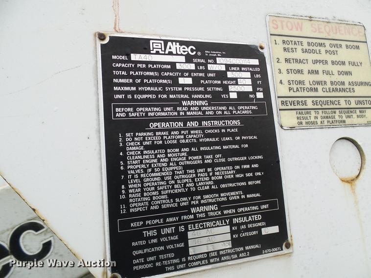 image for item DB2107 1995 International 4700 bucket truck