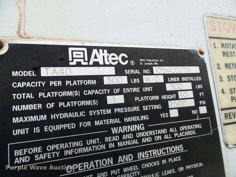 image for item DB2107 1995 International 4700 bucket truck