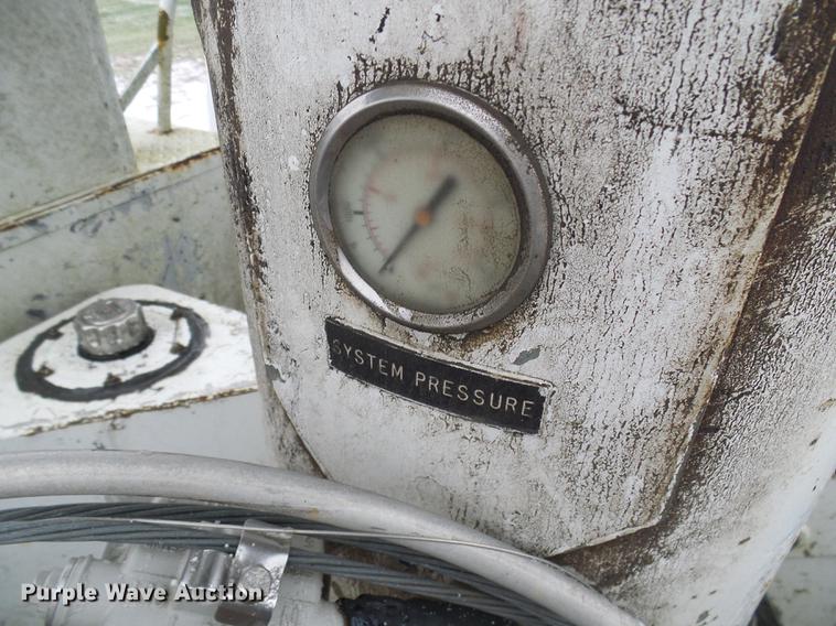 image for item DB2107 1995 International 4700 bucket truck