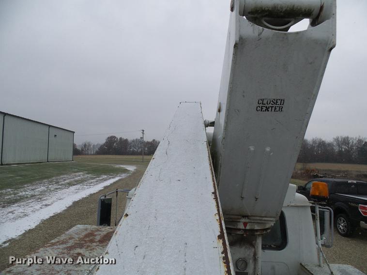 image for item DB2107 1995 International 4700 bucket truck