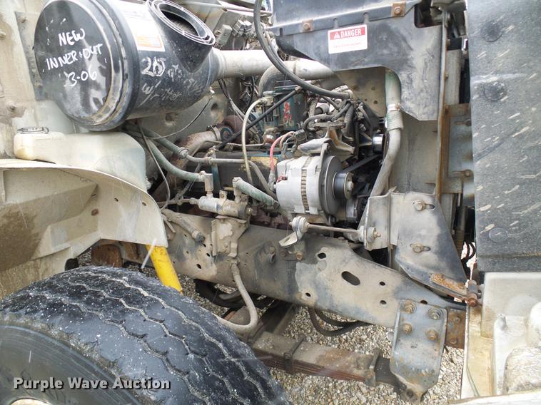 image for item DB2107 1995 International 4700 bucket truck