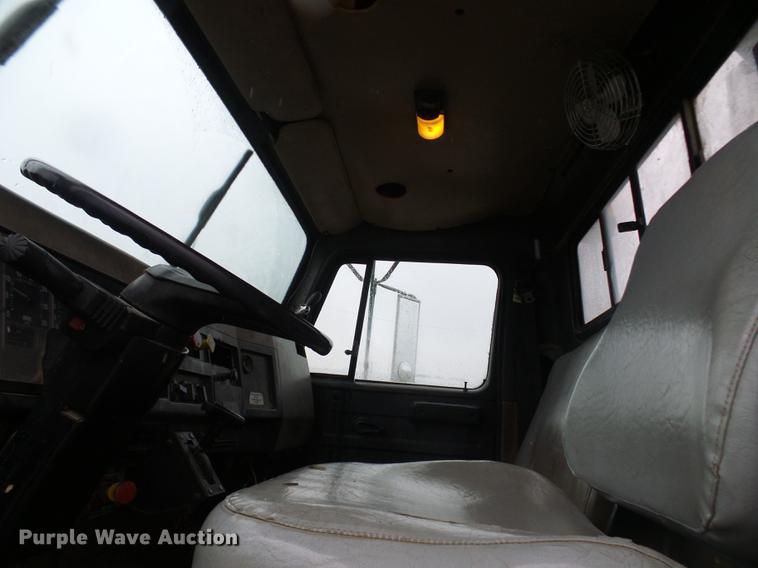 image for item DB2107 1995 International 4700 bucket truck