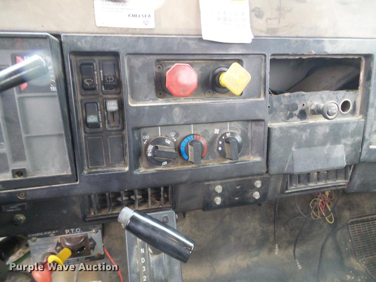 image for item DB2107 1995 International 4700 bucket truck