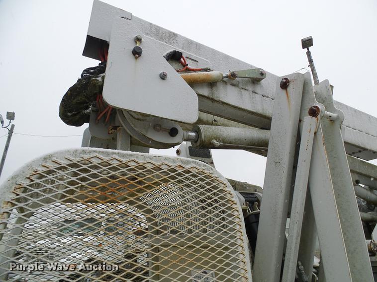 image for item DB2108 2005 Terex Hi Ranger TL38P boom lift