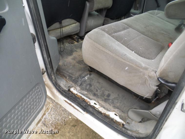 image for item DB2110 2005 Ford F350 Super Duty Crew Cab pickup truck