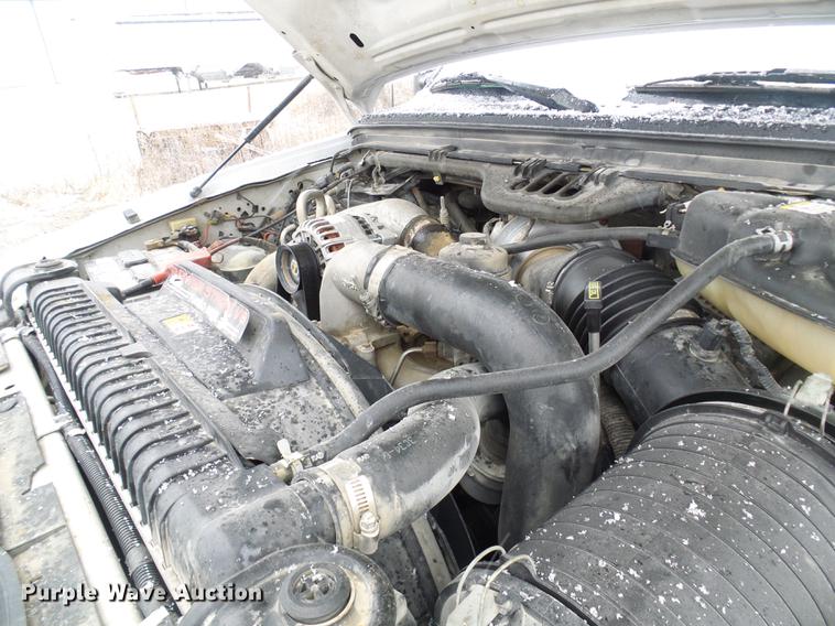 image for item DB2110 2005 Ford F350 Super Duty Crew Cab pickup truck