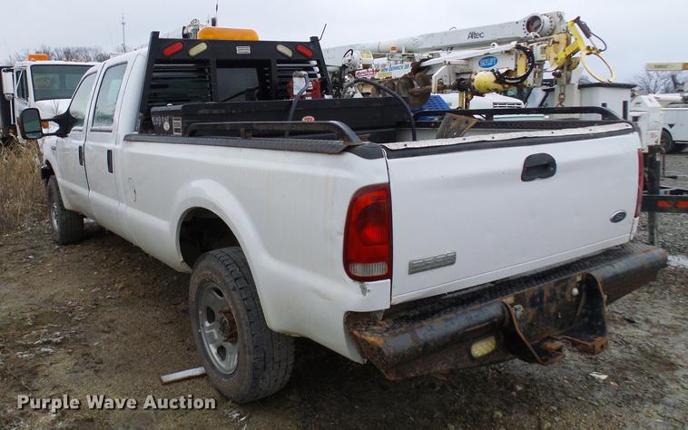 image for item DB2115 2006 Ford F350 Super Duty Crew Cab pickup truck
