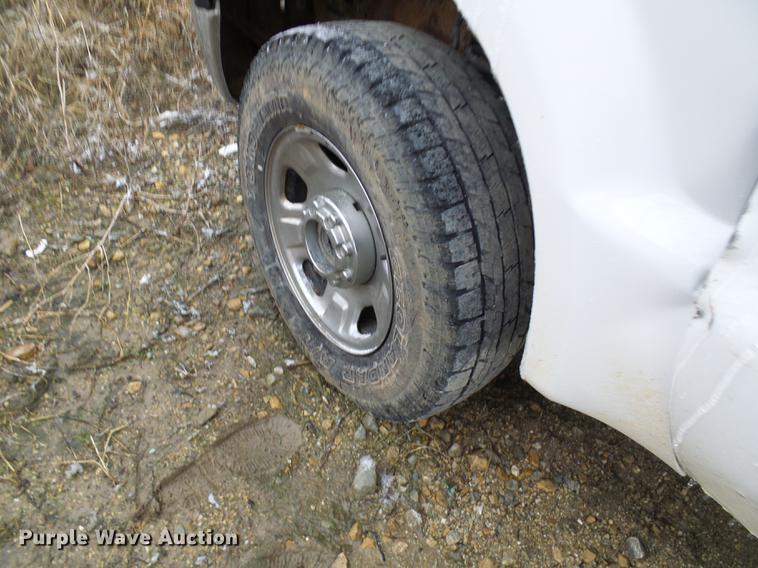 image for item DB2115 2006 Ford F350 Super Duty Crew Cab pickup truck