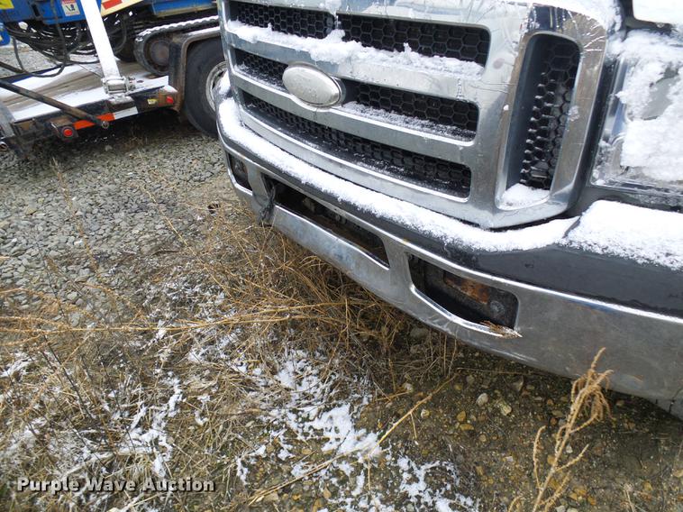 image for item DB2115 2006 Ford F350 Super Duty Crew Cab pickup truck