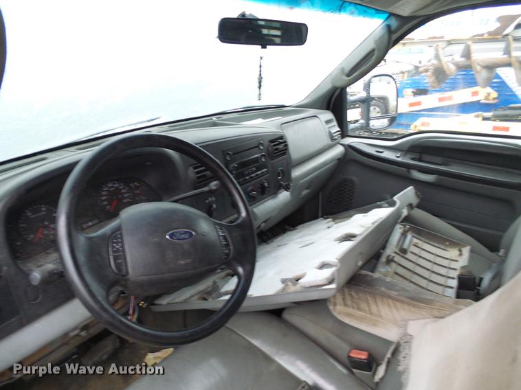 image for item DB2115 2006 Ford F350 Super Duty Crew Cab pickup truck