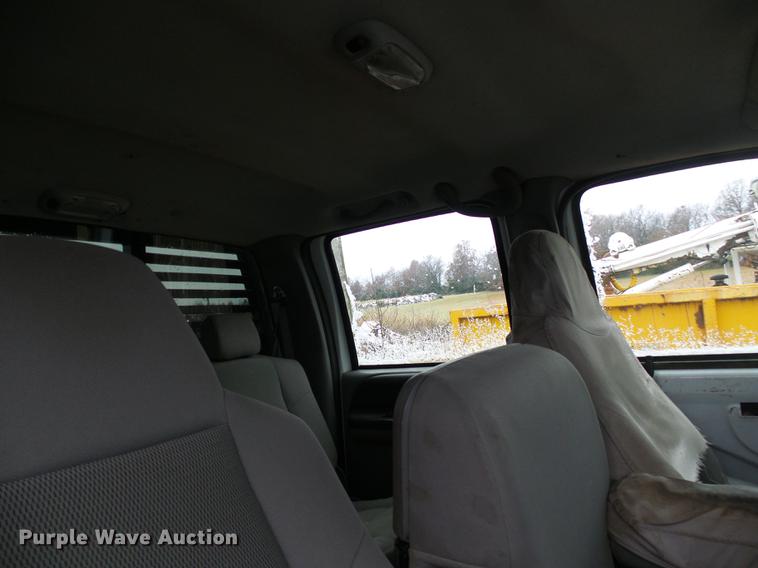 image for item DB2115 2006 Ford F350 Super Duty Crew Cab pickup truck