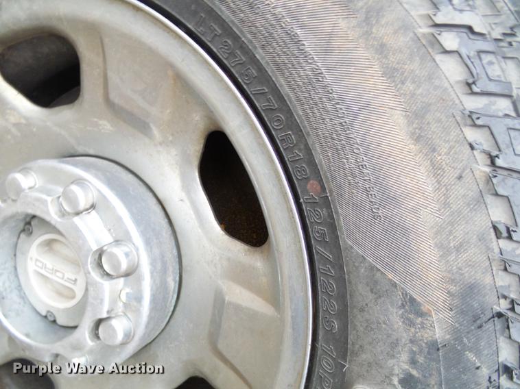 image for item DB2115 2006 Ford F350 Super Duty Crew Cab pickup truck