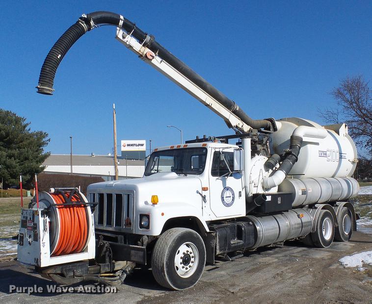 image for item DB2117 1998 International 2554 vacuum truck