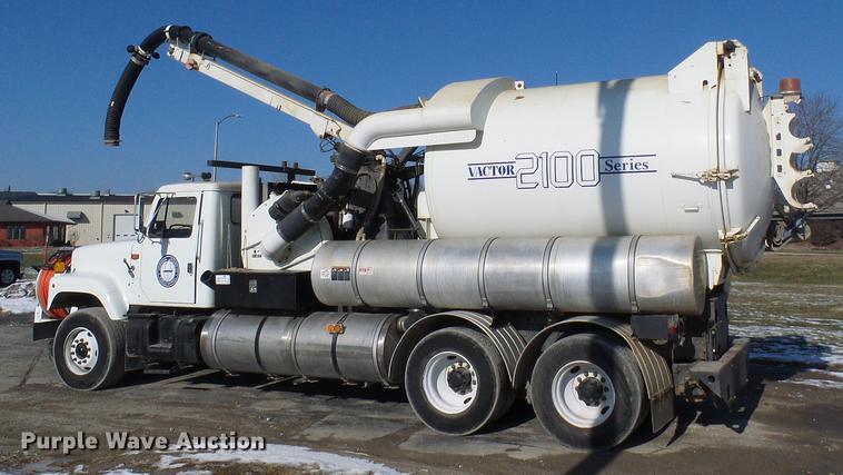image for item DB2117 1998 International 2554 vacuum truck