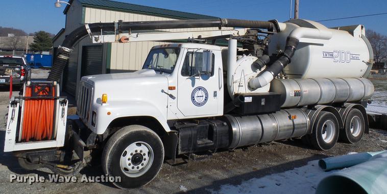 image for item DB2117 1998 International 2554 vacuum truck