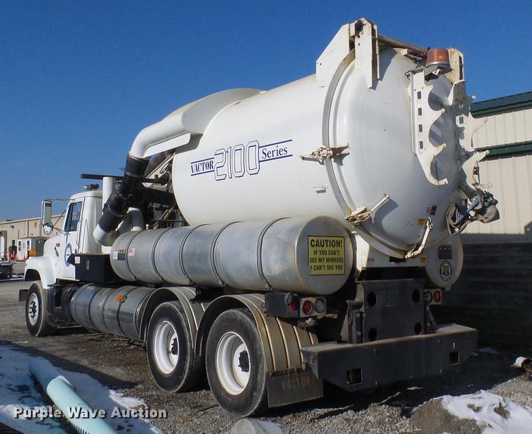 image for item DB2117 1998 International 2554 vacuum truck