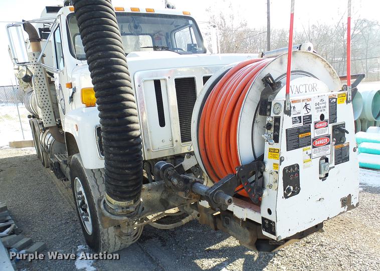 image for item DB2117 1998 International 2554 vacuum truck