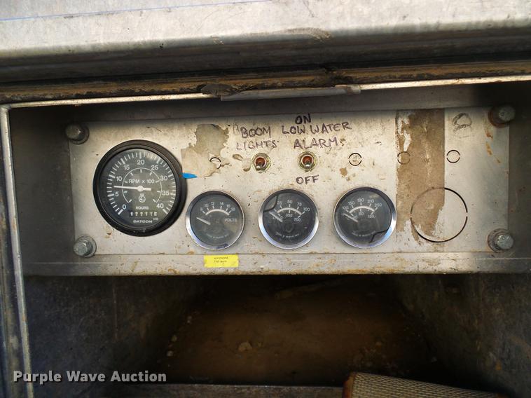 image for item DB2117 1998 International 2554 vacuum truck