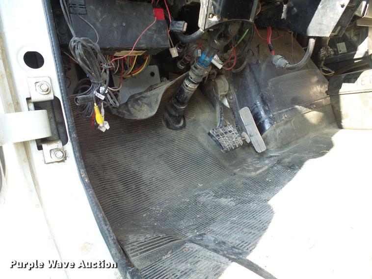 image for item DB2117 1998 International 2554 vacuum truck